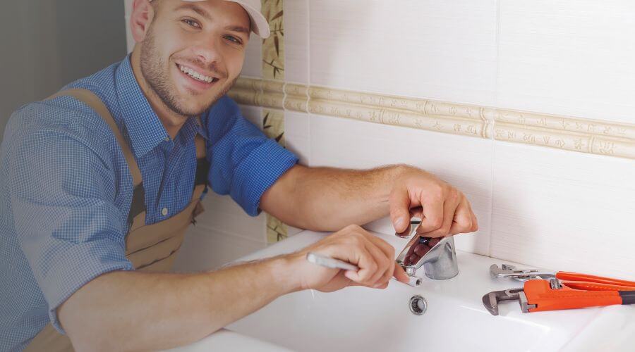 Expert burst pipe repair services in Forsyth, IL